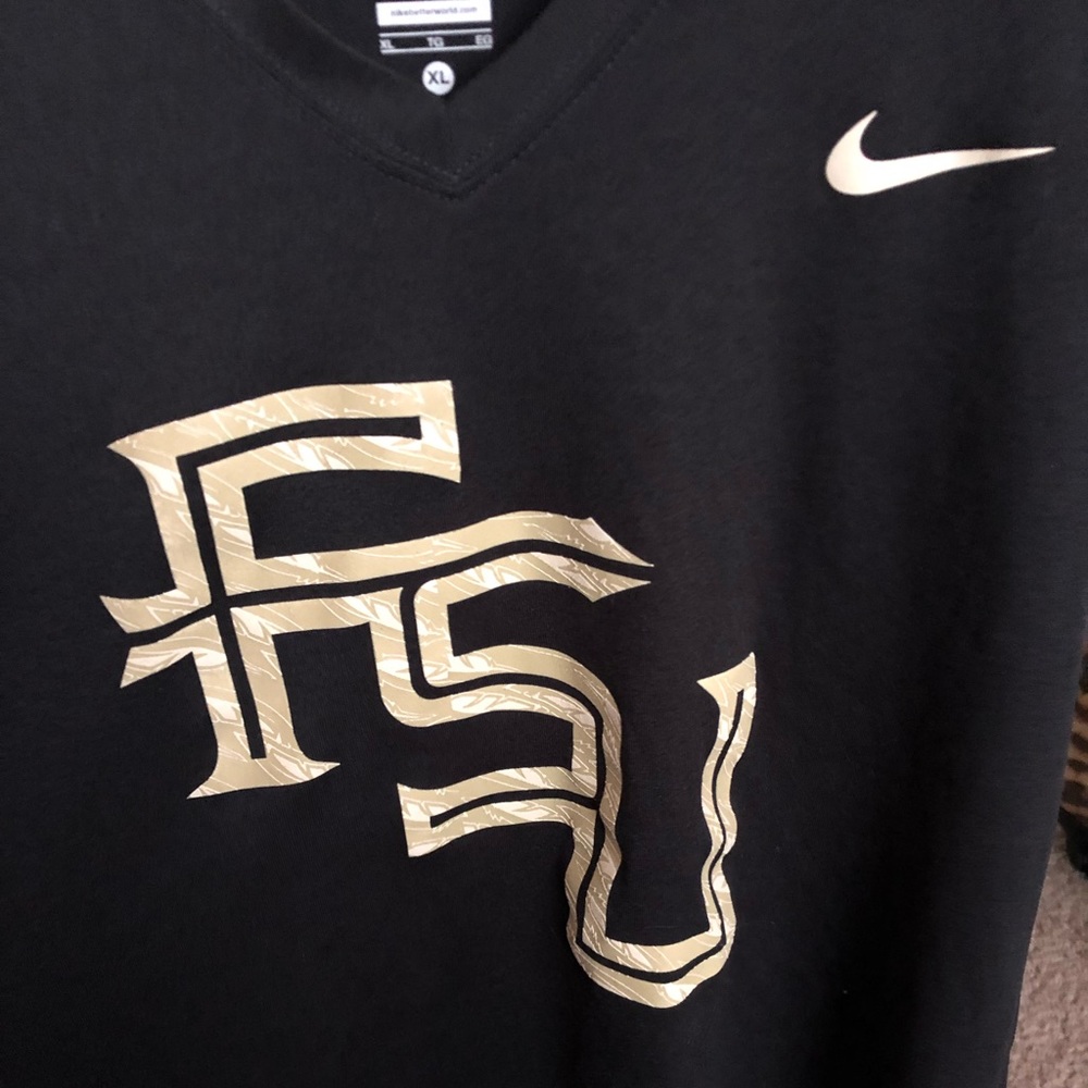 Nike dri-fit shirt - Picture 3 of 4